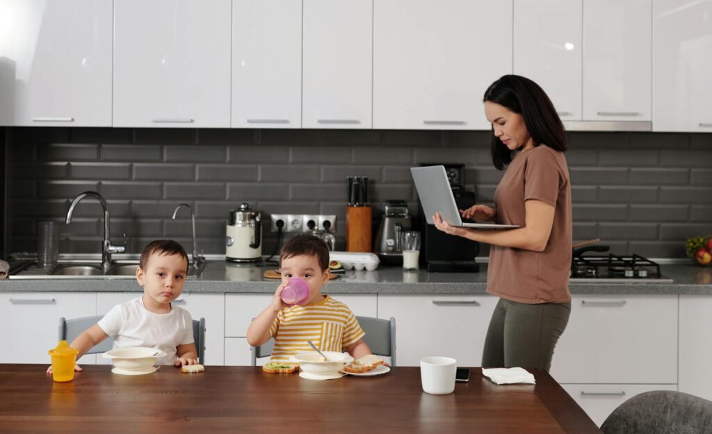 5 Side Hustle Ideas Perfect for Stay-at-Home Moms
